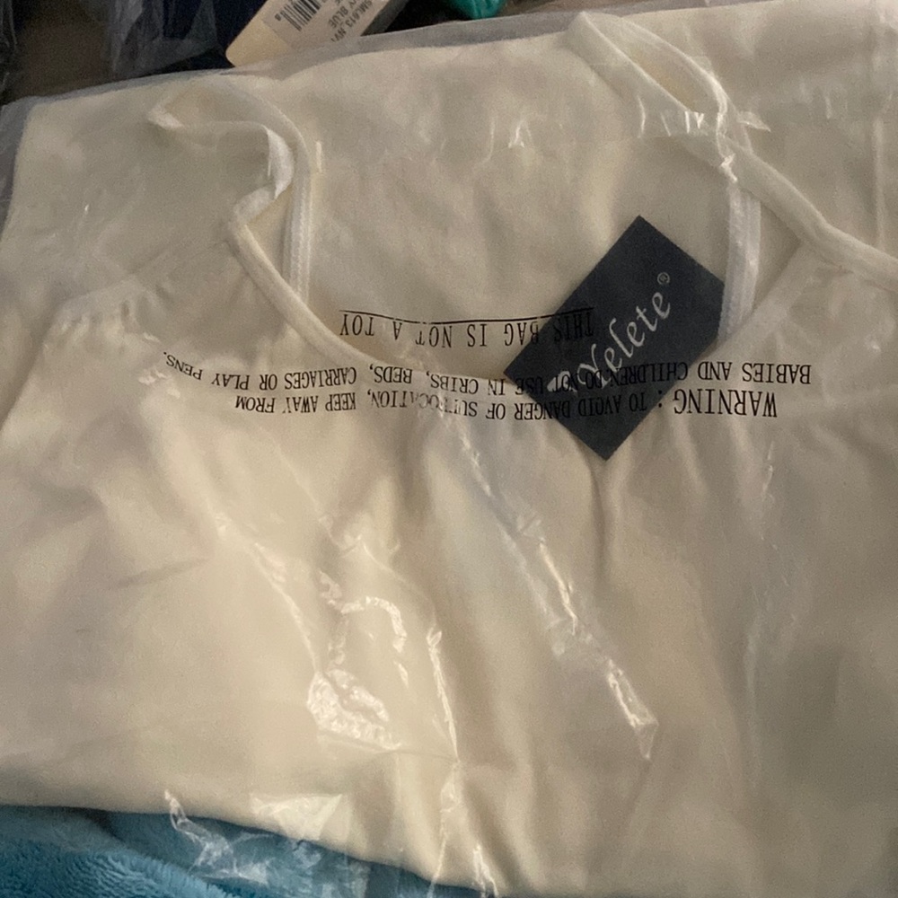 1 cami one size fits up to large 2 tights 1SFA 3 yoga leggings S/M (one package)